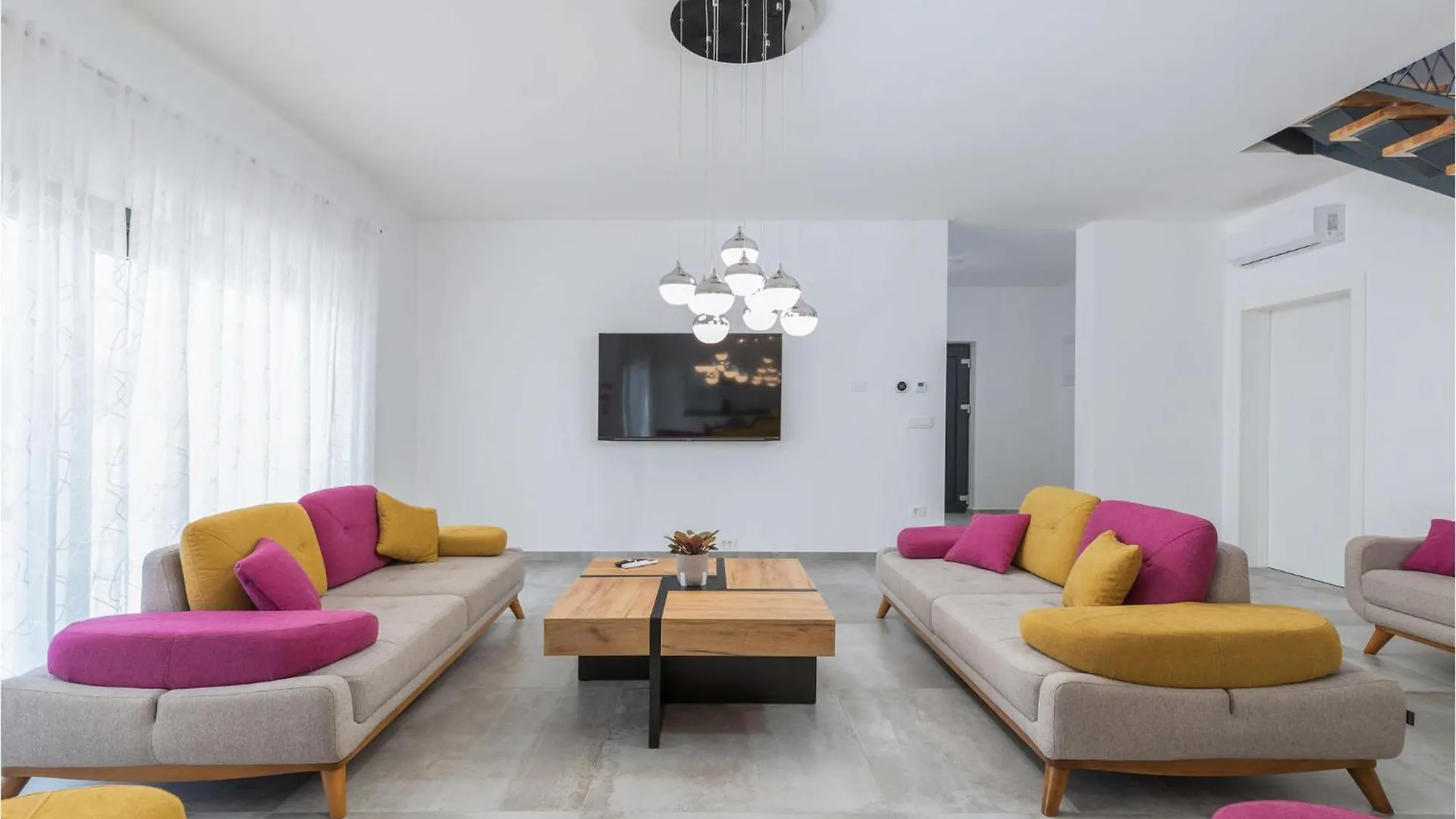 5 Bedroom Amazing Home In Galizana 0*,  Croatia