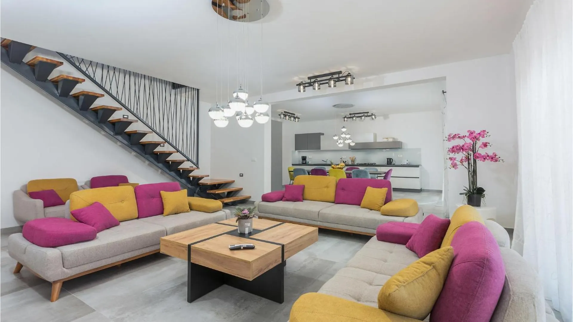 Holiday home 5 Bedroom Amazing Home In Galizana Croatia