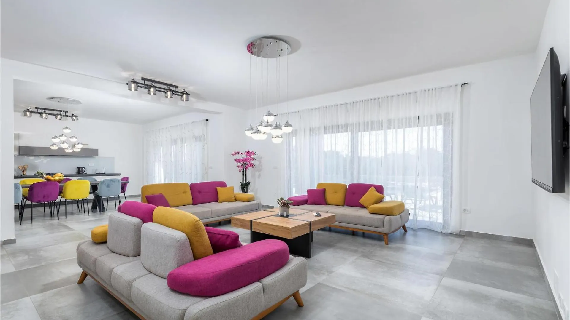 5 Bedroom Amazing Home In Galizana Croatia