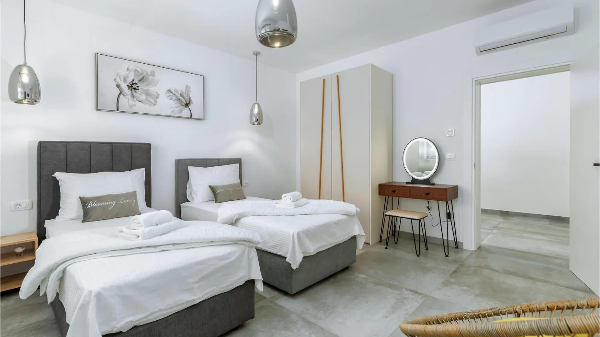 5 Bedroom Amazing Home In Galizana Holiday home
